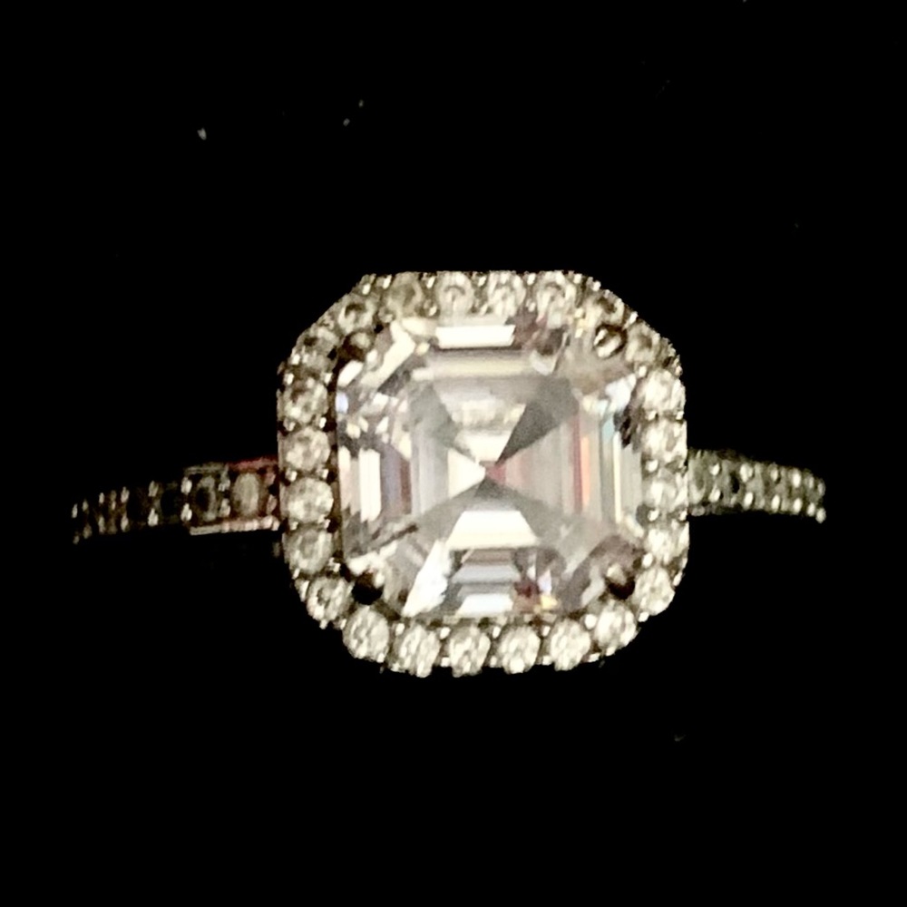 Henri Bendel Swarovski Crystal Ring